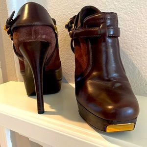 Gucci Leather Booties, Bown, Size 8.